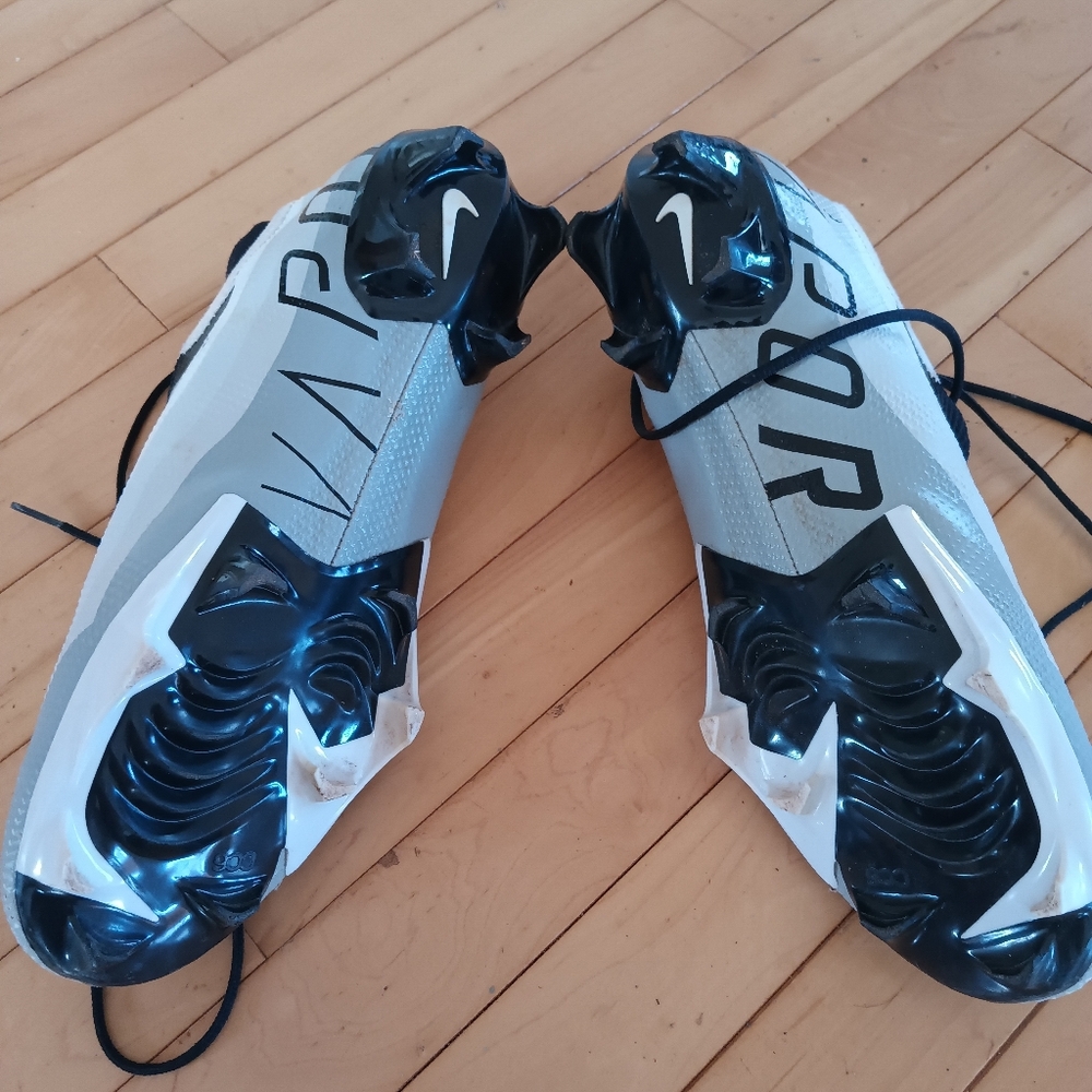 Nike Vapor ghost lace cleats